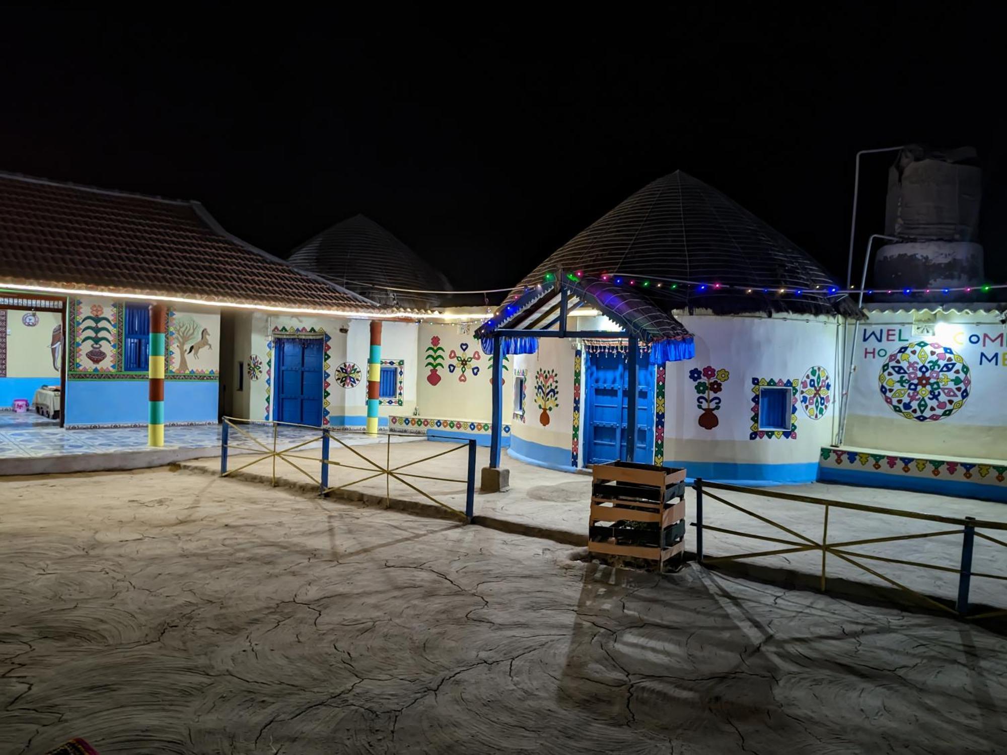 White Land Villagestay Dhordo المظهر الخارجي الصورة