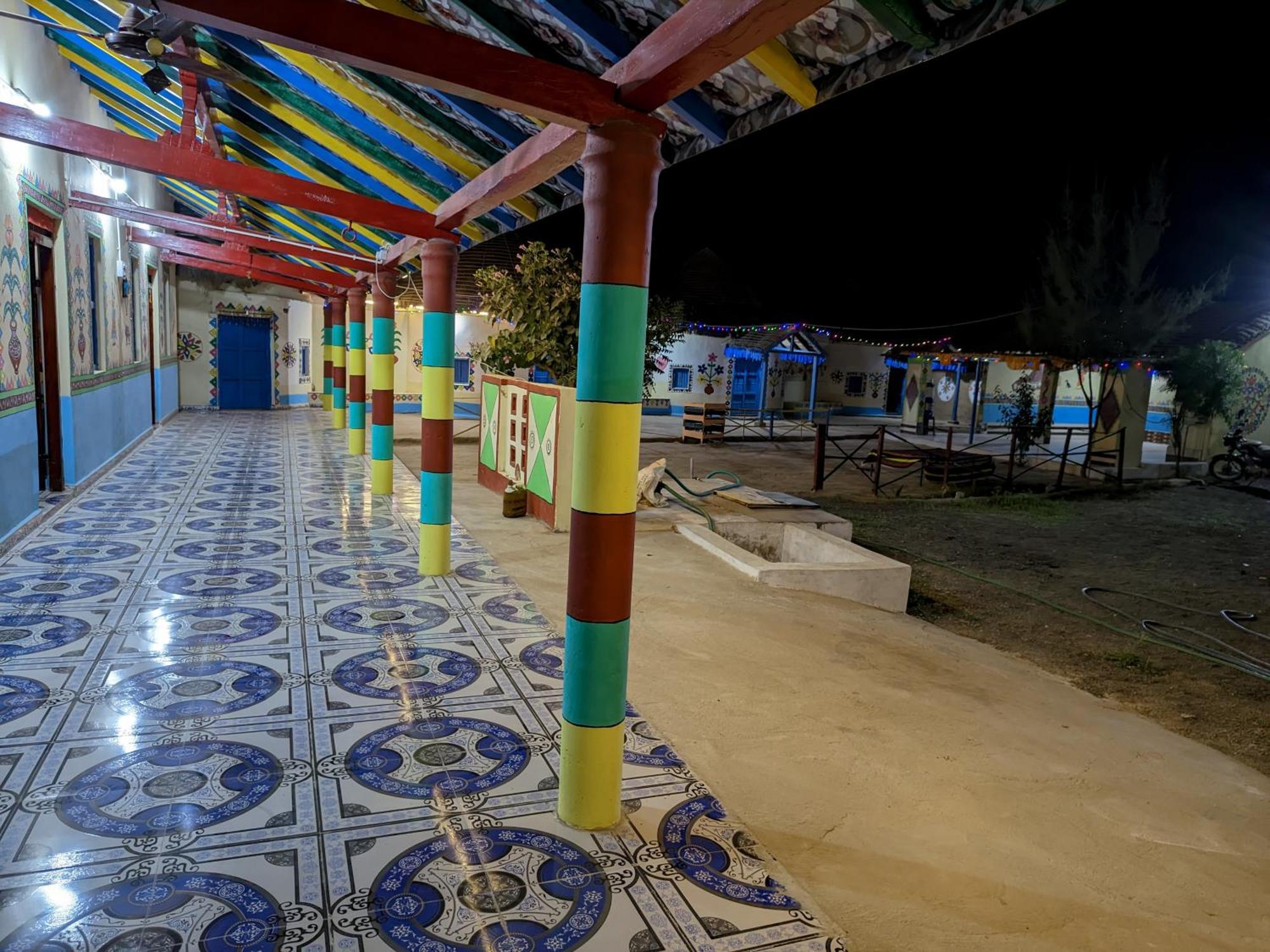 White Land Villagestay Dhordo المظهر الخارجي الصورة