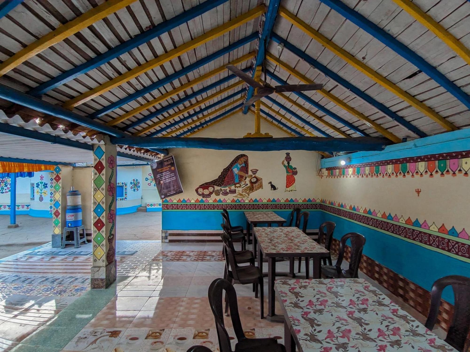 White Land Villagestay Dhordo المظهر الخارجي الصورة