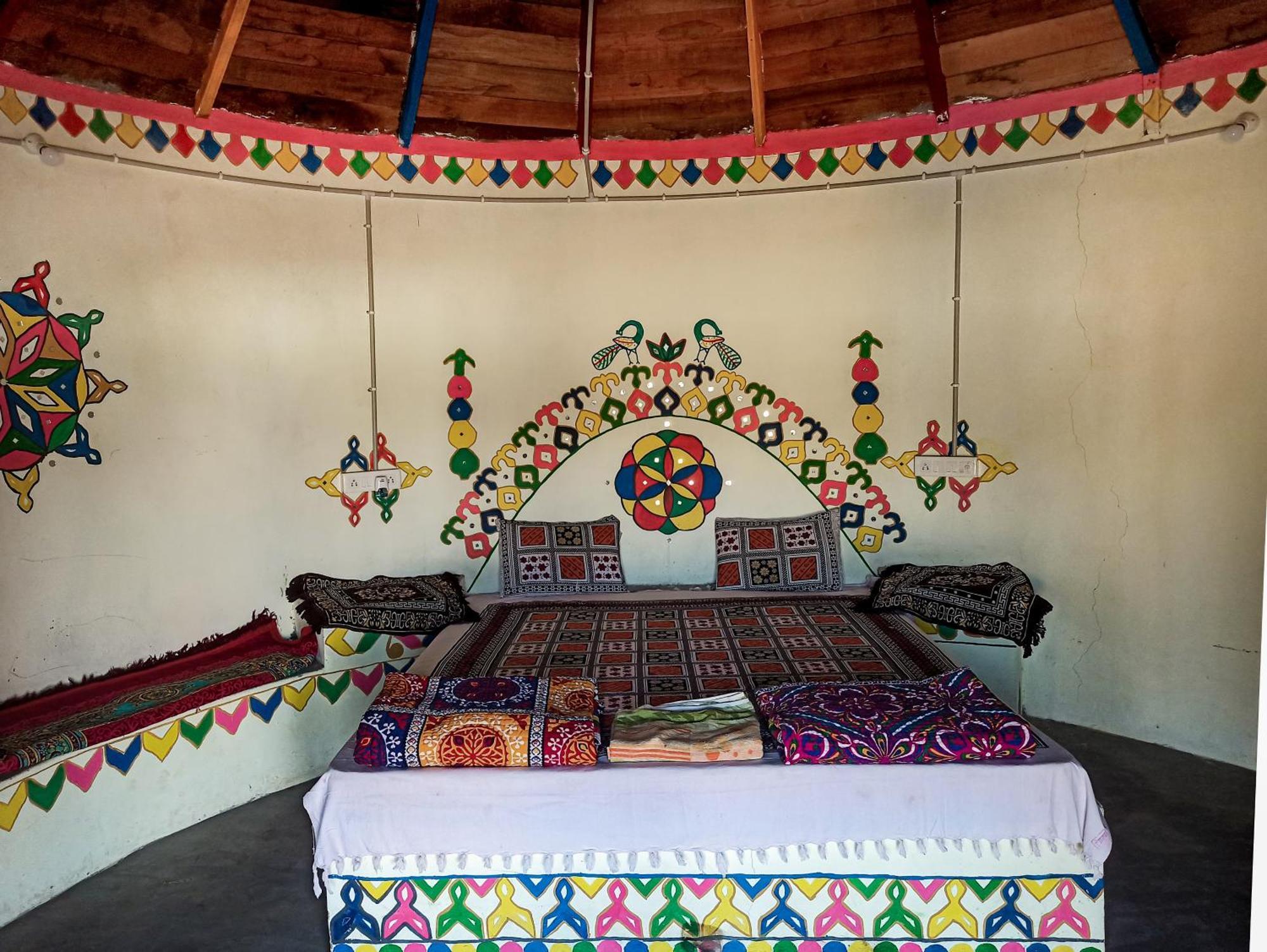 White Land Villagestay Dhordo المظهر الخارجي الصورة
